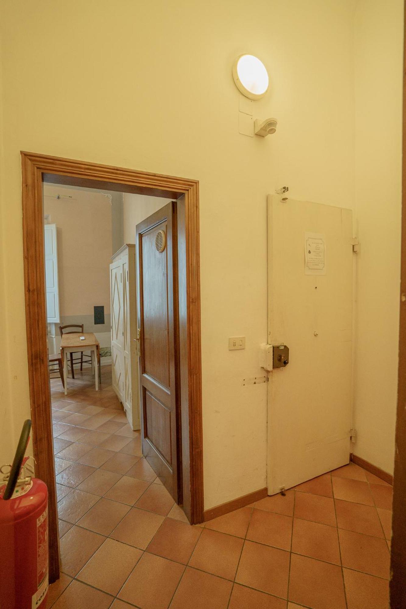 Tranquil Suite Near Museums And Train Station Florencia Exterior foto